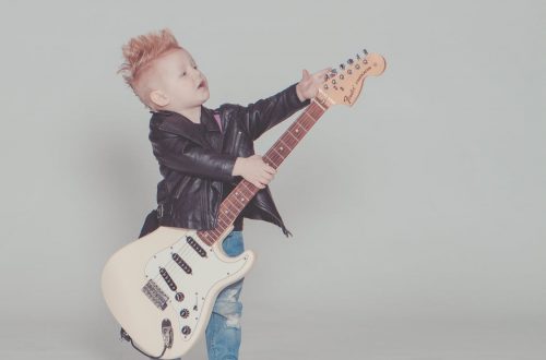 Dreng med guitar